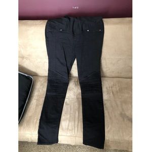 Maternity pants black so 14 NWOT
